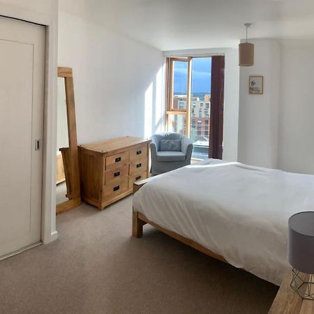 2 Bed Apartment In Granary Wharf Leeds 리즈 외부 사진