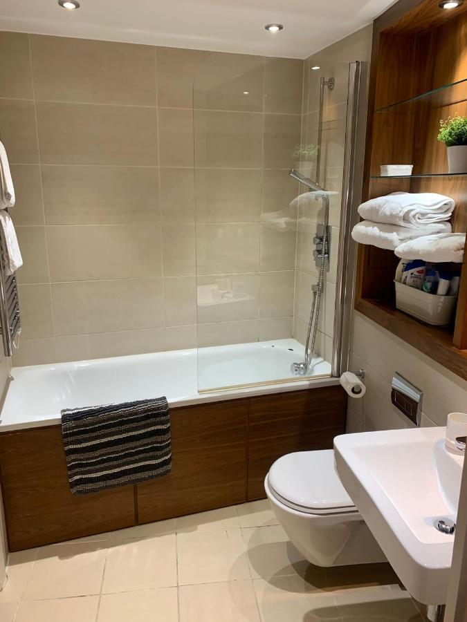 2 Bed Apartment In Granary Wharf Leeds 리즈 외부 사진