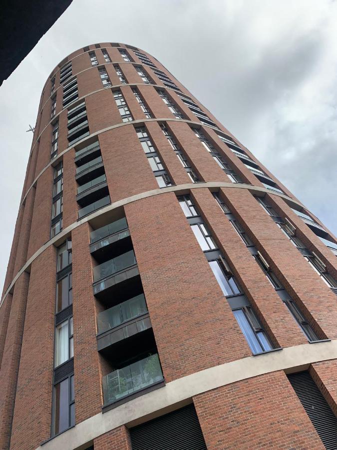 2 Bed Apartment In Granary Wharf Leeds 리즈 외부 사진
